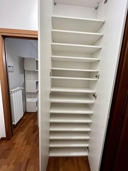 Casa Di Lillo Apartment Merate Luaran gambar